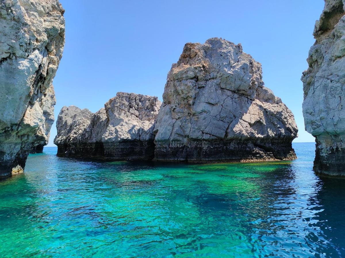 Sea Rock Rodos Villa *